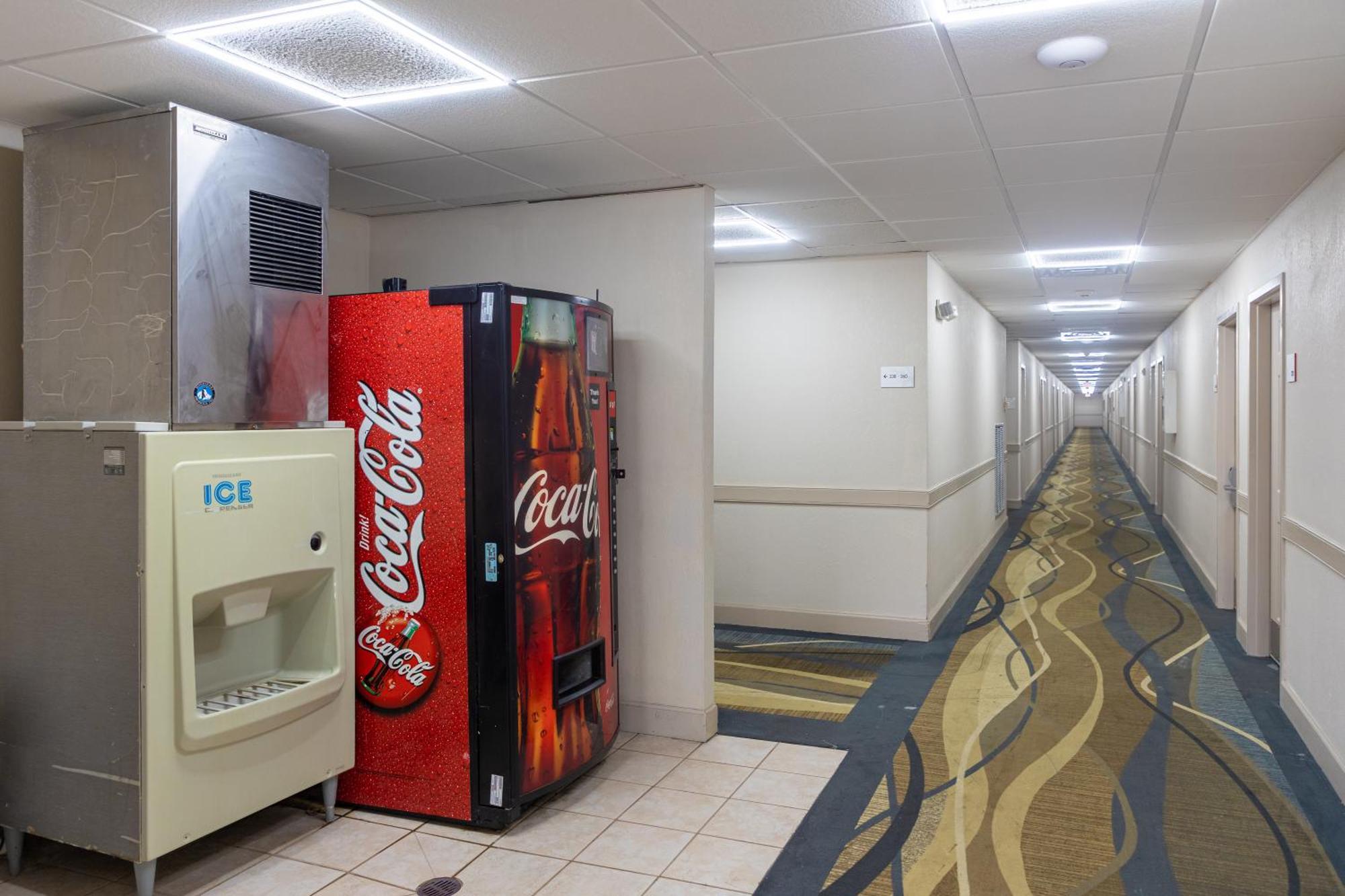 Cottonwood Suites Savannah Hotel & Conference Center Pooler Zewnętrze zdjęcie