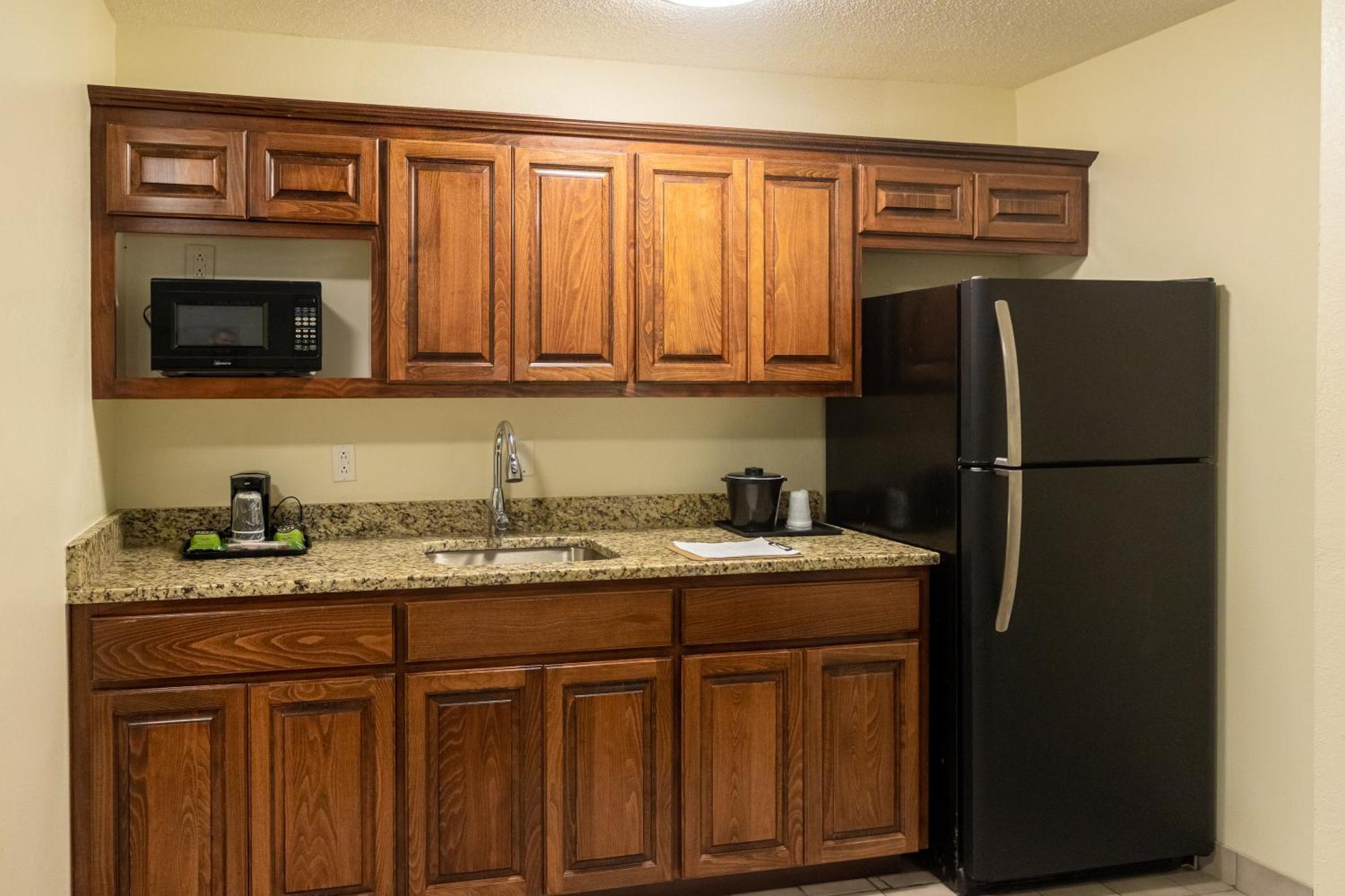 Cottonwood Suites Savannah Hotel & Conference Center Pooler Zewnętrze zdjęcie