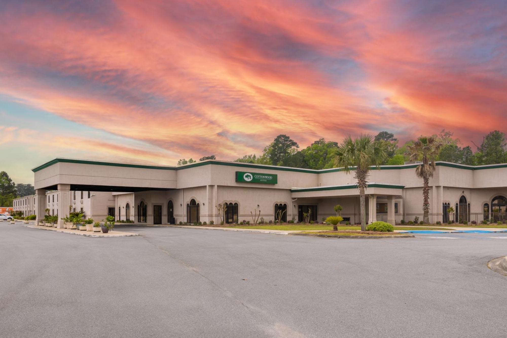 Cottonwood Suites Savannah Hotel & Conference Center Pooler Zewnętrze zdjęcie